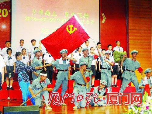 混搭风:时尚界的万花筒!看出杨紫随性潮流穿搭的挑战性
